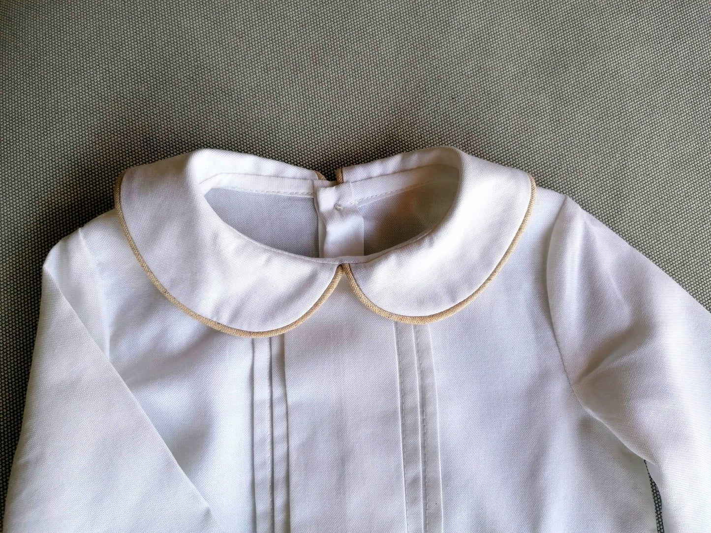 Camisa com nervuras