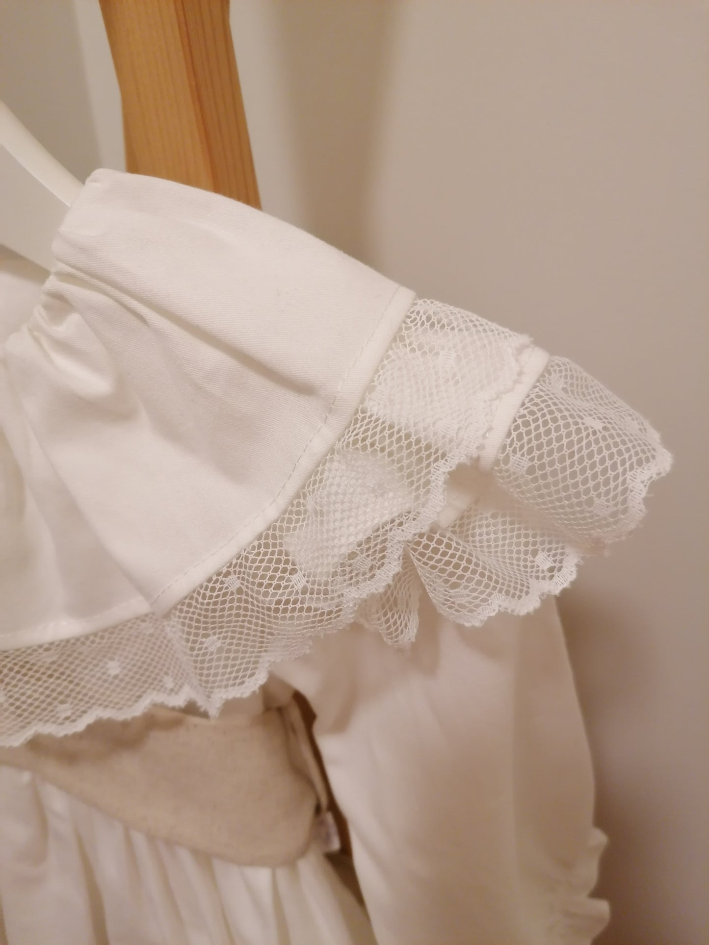 Vestido cerimónia renda pintinhas