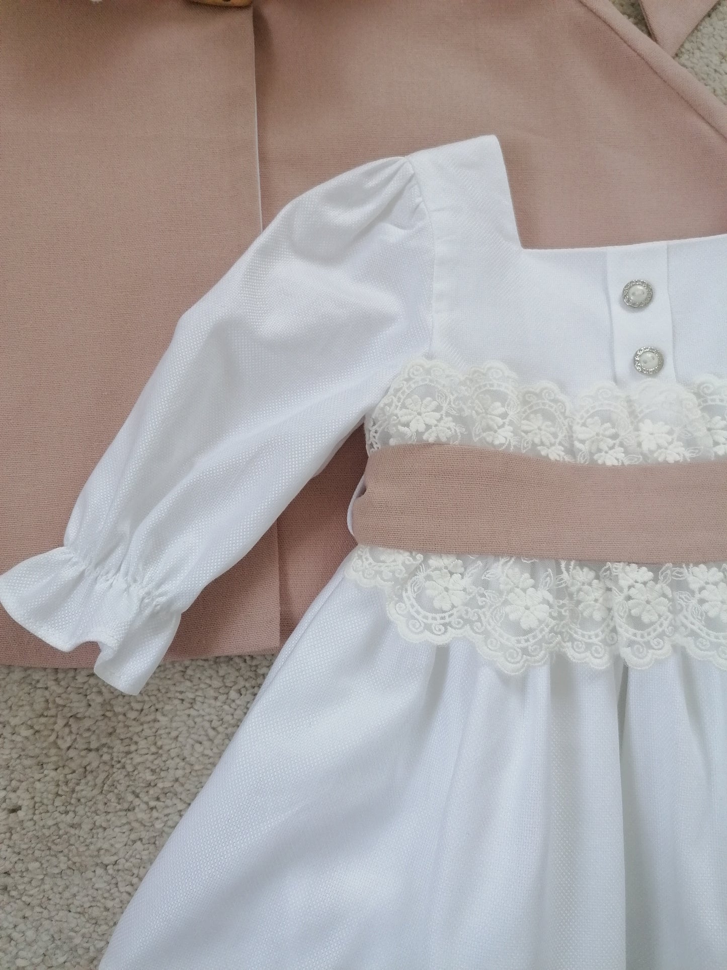 Vestido cerimónia faixa com renda