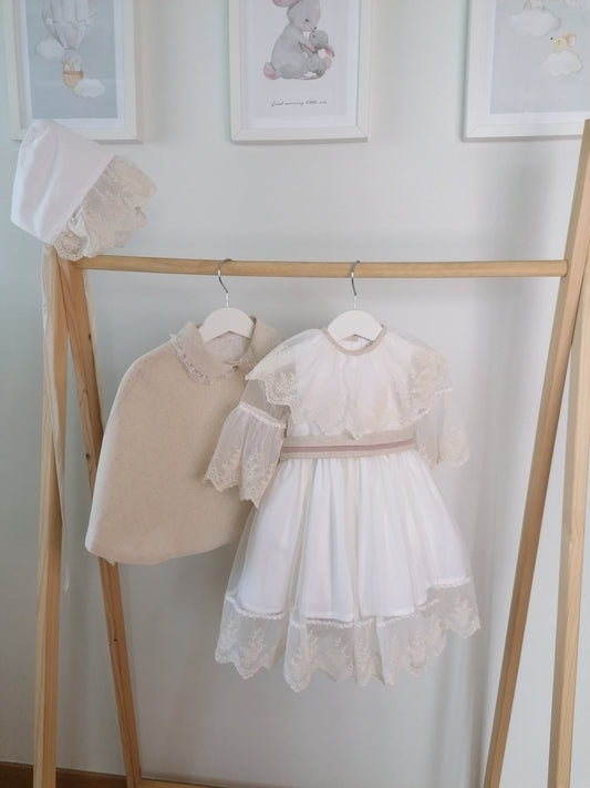 Vestido em tule e renda